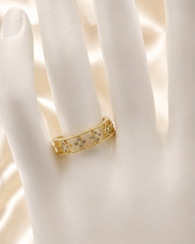 Floraler Ring mit Zirkonia