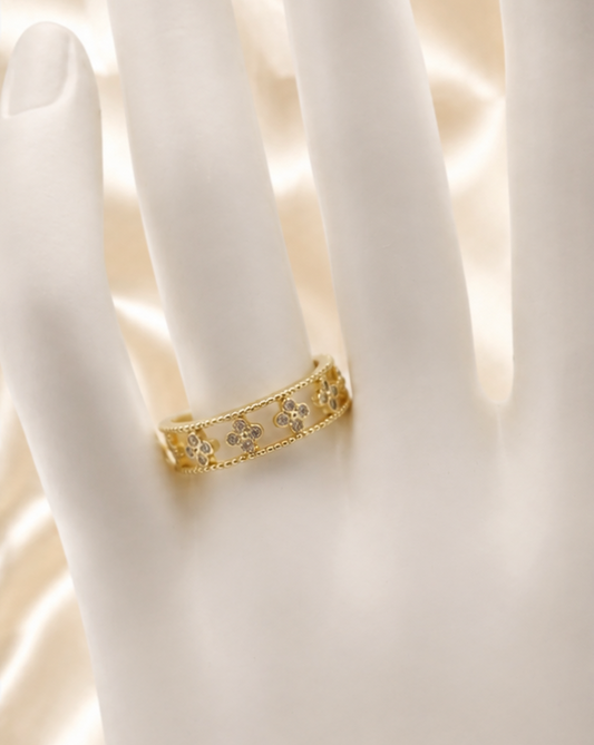 Floraler Ring mit Zirkonia