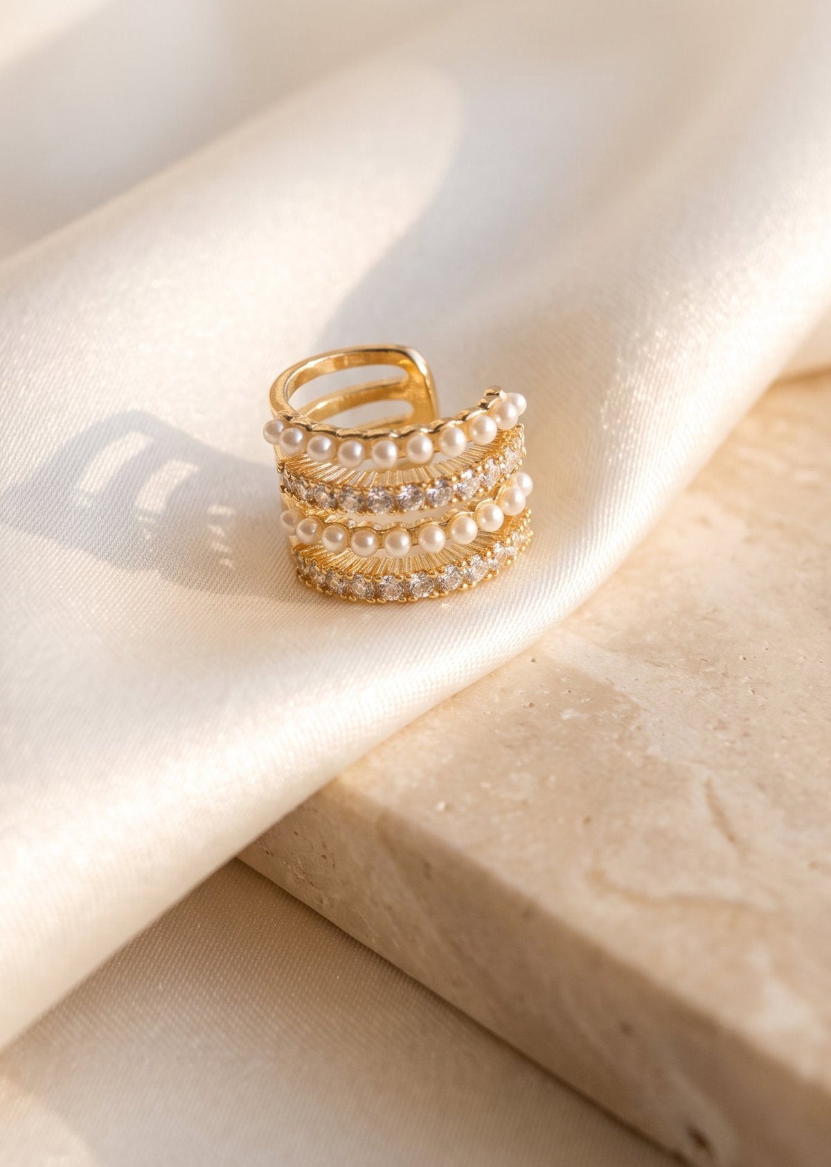 Perla Ear Cuff